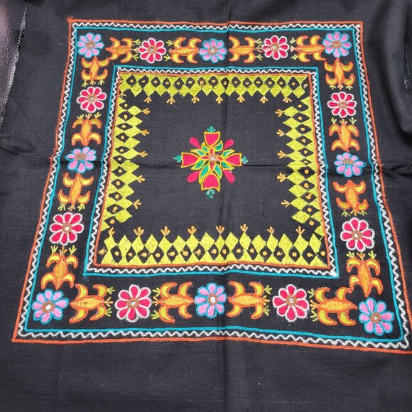 Kutch Embroidery India Flowers Borders Mirrors Unfinished Project Set of Two - Picture 4 of 5